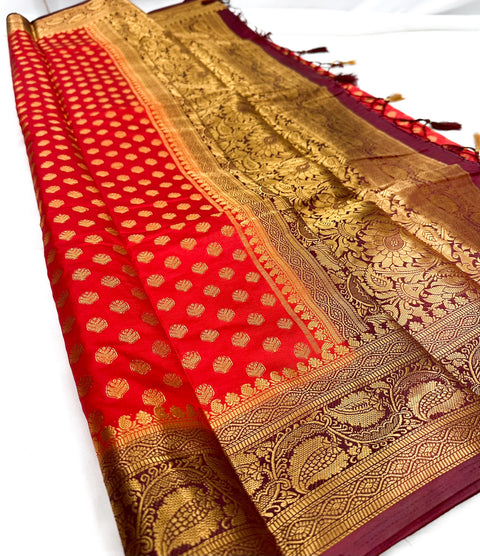Art Silk Saree With Contrast Pallu And Blouse