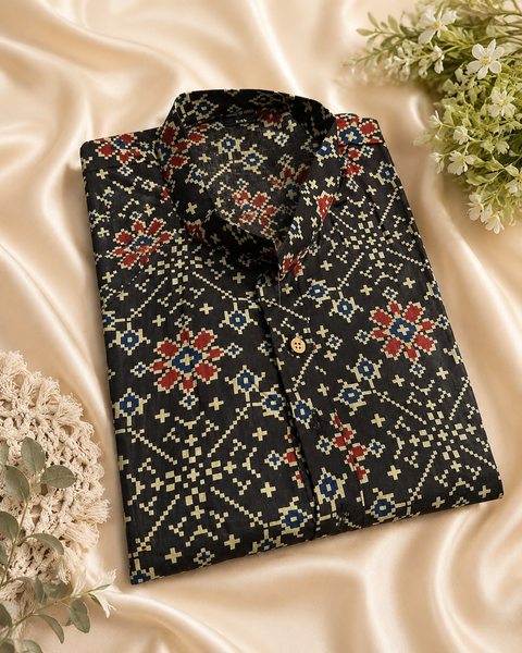 Pure cotton based Men’s Printed kurti (sizes mentioned in inches ,not according to the label on Kurti)size 44 kurti- Length 40 inches and size 46-length 42 inches ) Kurti only. Pants not included.