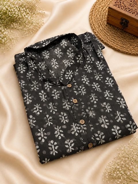 Pure cotton based Men’s Printed kurti (sizes mentioned in inches ,not according to the label on Kurti)size 44 kurti- Length 40 inches and size 46-length 42 inches ) Kurti only. Pants not included.