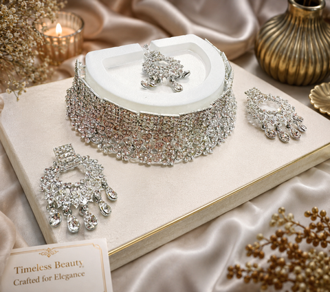 Silver Jerkan Stone Beautiful Necklace Set (slight variation in color and design is possible)