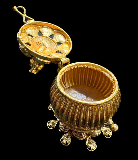 Lakshmi Ji Murti Imitation Sindoor Daani (Heavy metal good quality