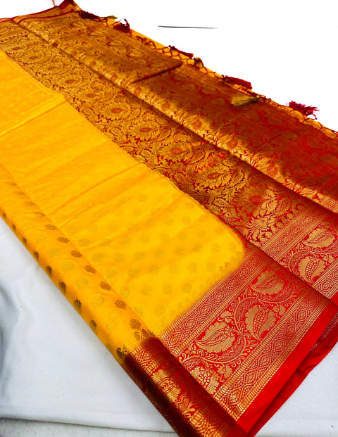 Art Silk Saree With Contrast Pallu And Blouse