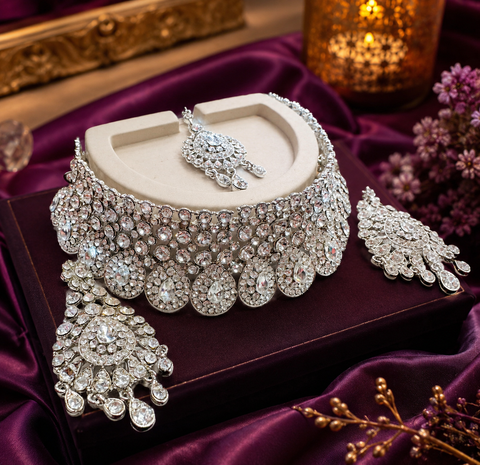 Silver Jerkan Stone Beautiful Necklace Set (slight variation in color and design is possible)