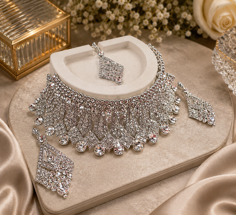 Silver Jerkan Stone Beautiful Necklace Set (slight variation in color and design is possible)