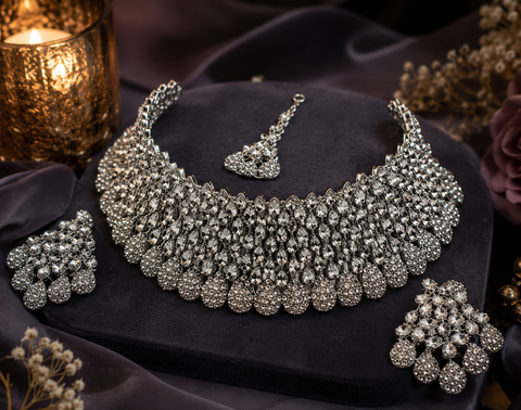 Silver Jerkan Stone Beautiful Necklace Set ( Slight variation in colour and design is possible)