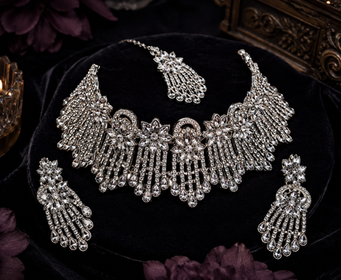 Silver Jerkan Stone Beautiful Necklace Set ( Slight variation in colour and design is possible)