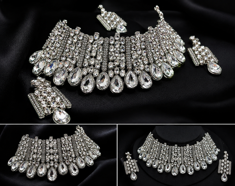 Silver Jerkan Stone Beautiful Necklace Set ( Slight variation in colour and design is possible)