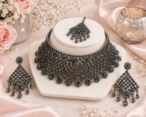 Deep Grey Black jerkan stone beautiful chokar set (slight variation in color and design is possible)
