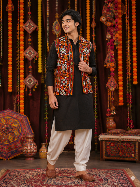 Garba Embroidered Jacket.
Traditional mirror work and vibrant embroidery, perfect for Garba, Navratri & festive wear.
Note: Jacket only. Kurta & pajama are not included.