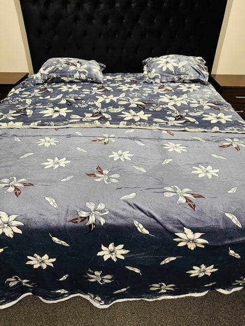 Beautiful Floral print very soft & warm Fleno Bed sheet with 2 pillow covers and Duvet cover of reversible design