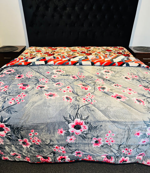 Beautiful Design 220 X 230 Cm Heavy Weight Quilt With Microfibre Filling (Super King Size Bed)