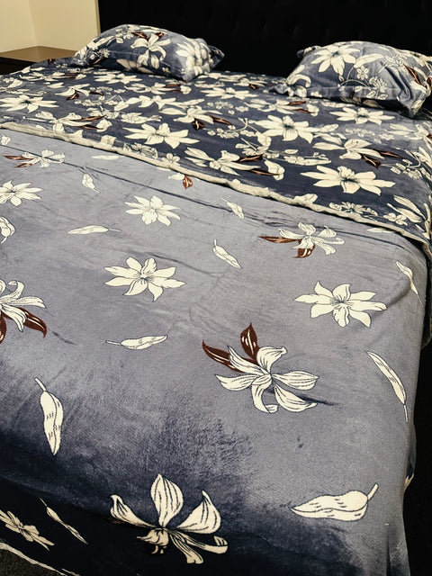 Beautiful Floral print very soft & warm Fleno Bed sheet with 2 pillow covers and Duvet cover of reversible design