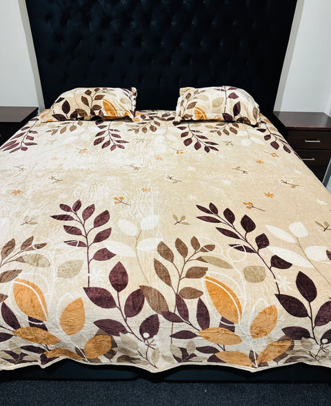 Beautiful Floral Print Very Soft & Warm Fleno Bed Sheet With 2 Pillow Covers And Duvet Cover Of Reversible Design