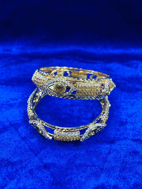 Jarkan stone broad bangle or kada