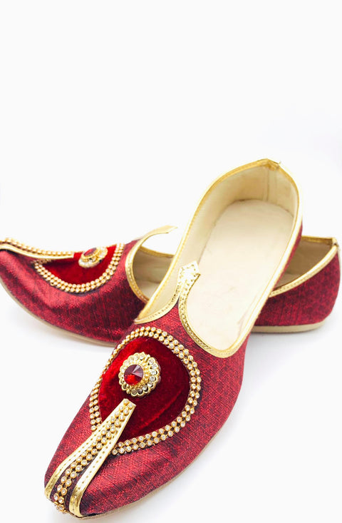 maroon colour Mens punjabi jutti with stone work