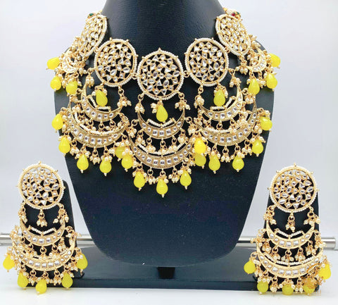 Dabi kundan choker set with 3 chandbali hangings with yellow pearls