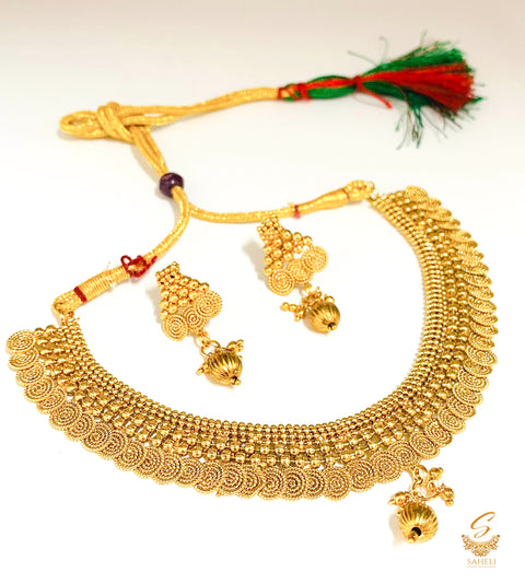 small size beautiful gold plated (artificial) necklace set