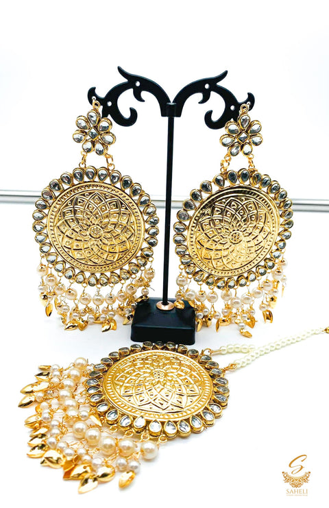 Golden pearls with kundan gold plated (artificial) round Pipal Patti punjabi earrings & tikka set