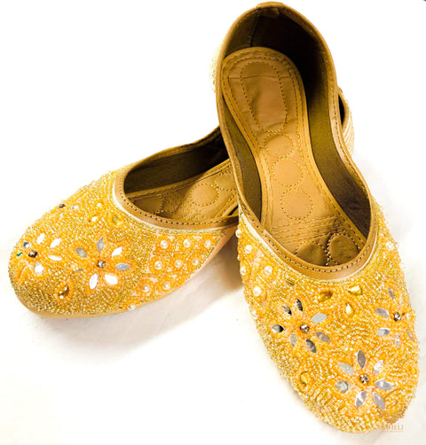 Rosegold colour pearl beaded handwork beautiful punjabi jutti