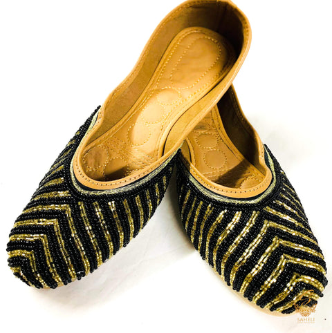 Black colour handwork pearl beaded punjabi jutti