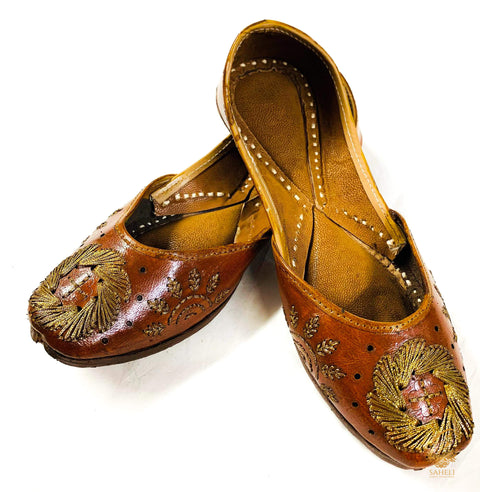 Bronze Colour plain leather Design soft cushioned  Punjabi Jutti